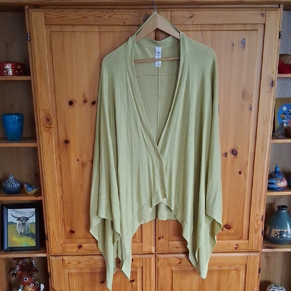 Lululemon Hatha Light Green Silk Blend Open Front Wrap Cape - Picture 8 of 8